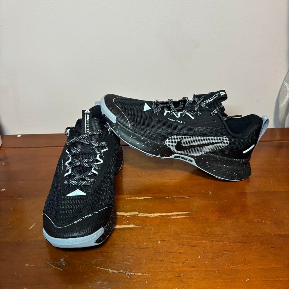 Nike trail atg sneaker black size 8 women